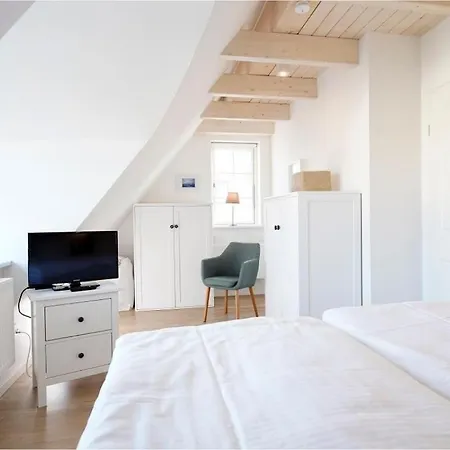 Stechelhus Doppelhaushaelfte * Groß Schwansee